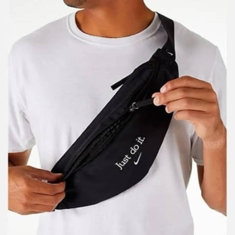 Nike Black Belt Bag - Picture 2 of 2